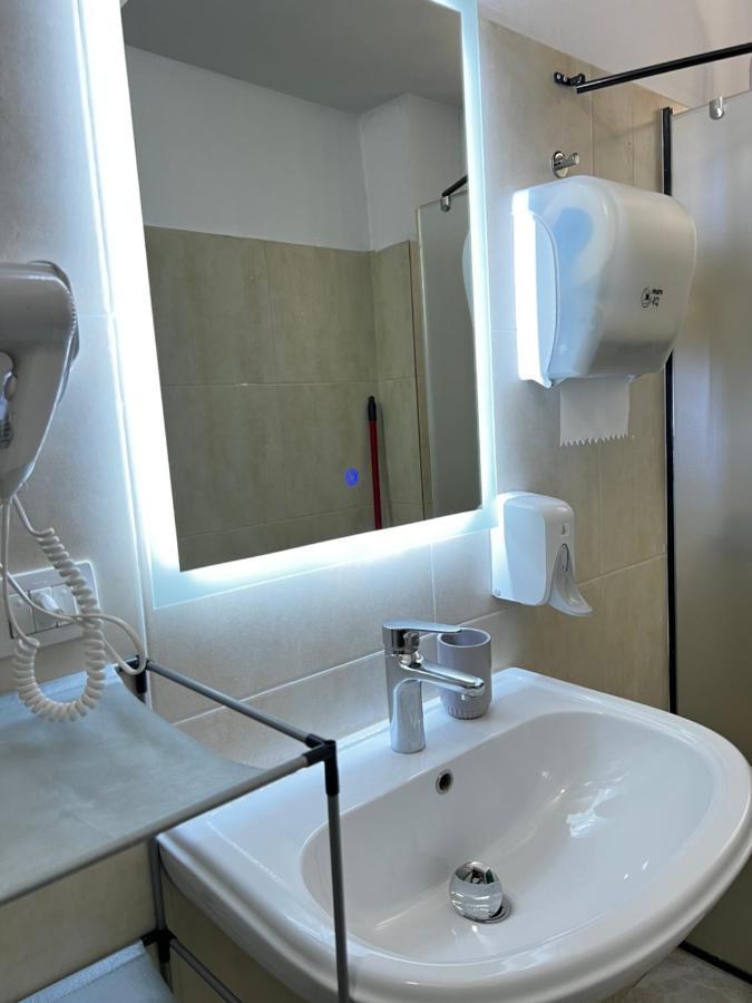 Bejart Apartment 1 Tiranë Ngoại thất bức ảnh