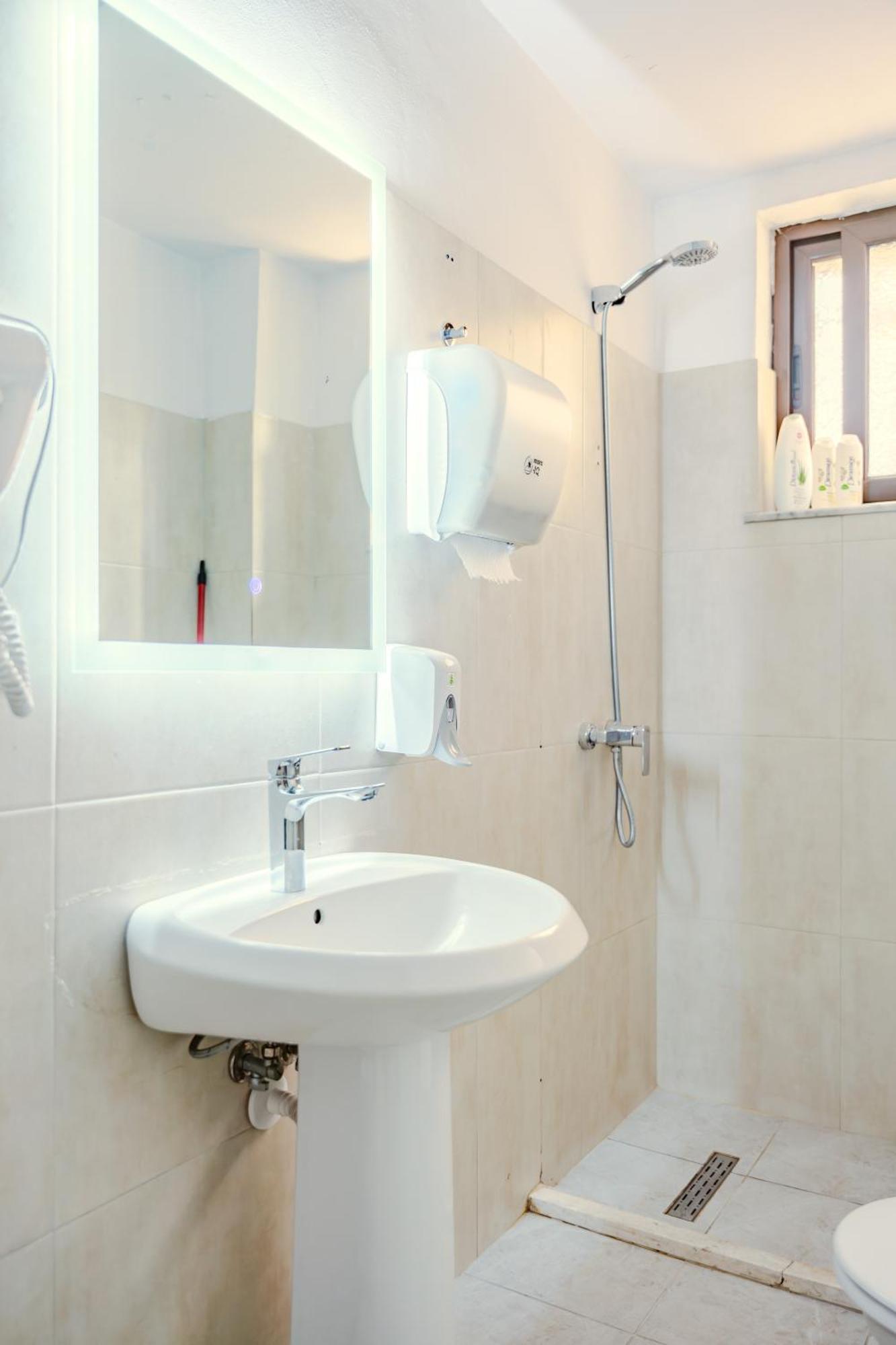 Bejart Apartment 1 Tiranë Ngoại thất bức ảnh